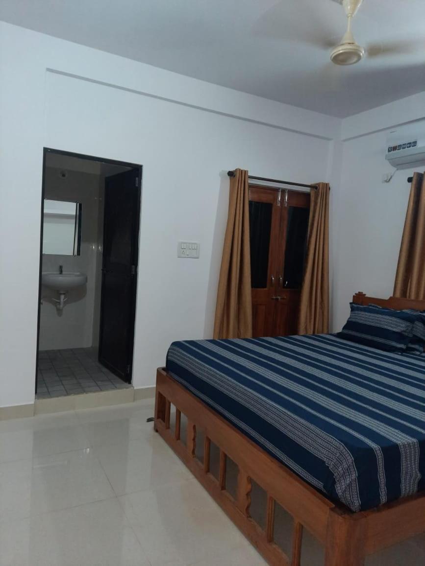 Esha Apartment Calangute Room photo